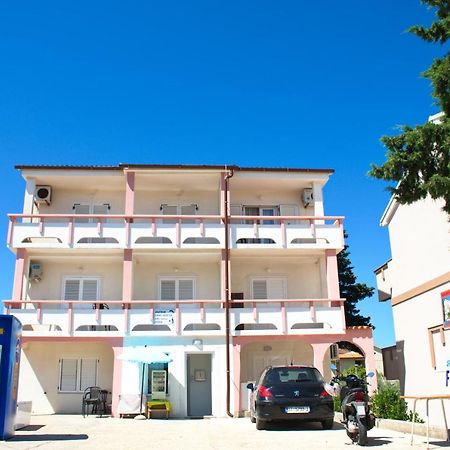 Apartmani Vidusin Новаля Екстериор снимка